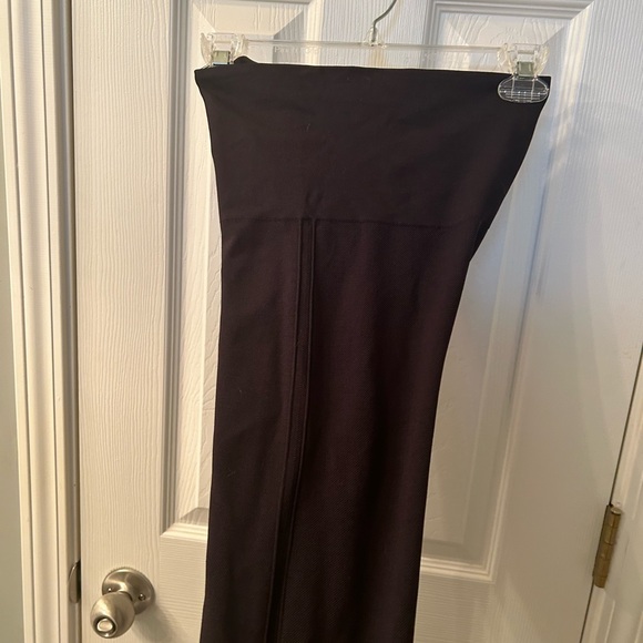 Spanx Seamless Shaping Legging - Picture 7 of 8